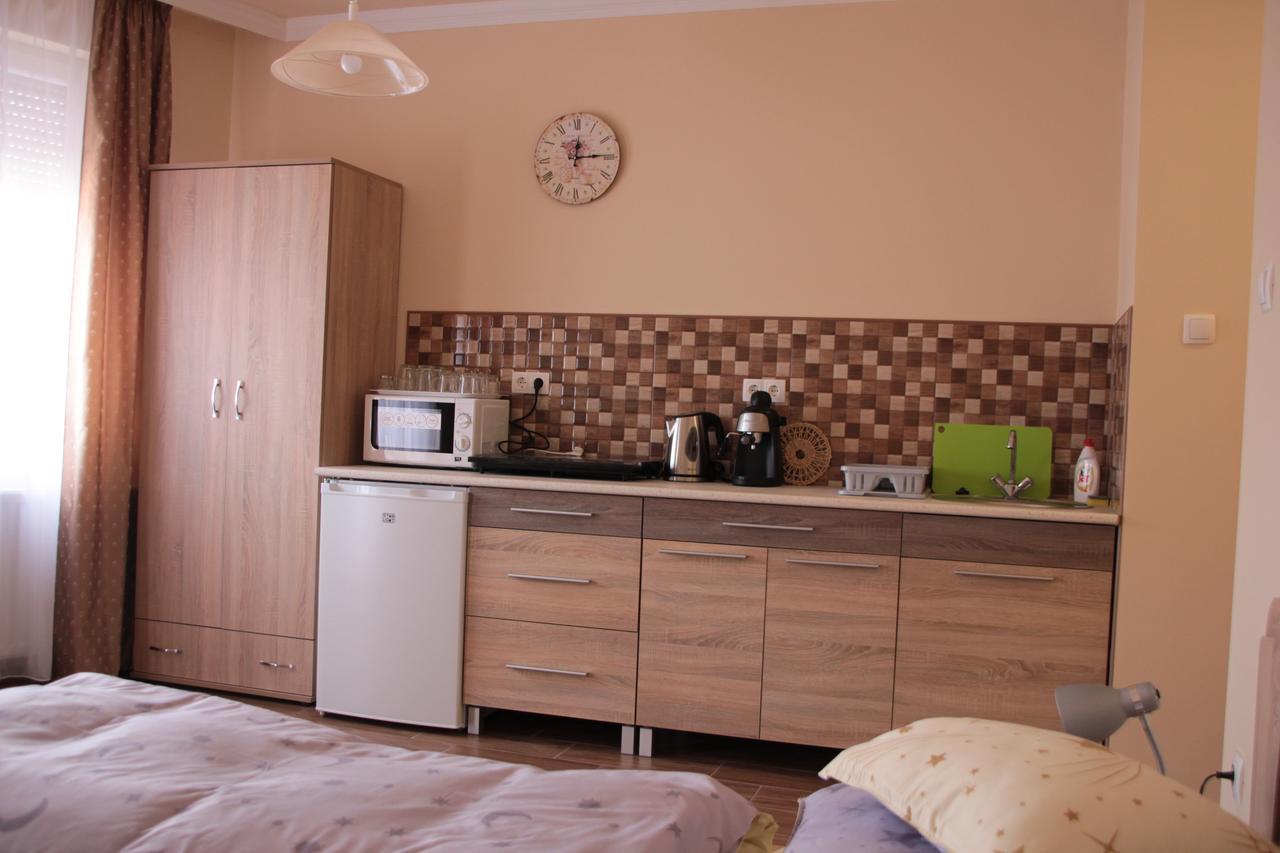 Imola és Andrea Apartmanház 2 Hajdúszoboszló Esterno foto