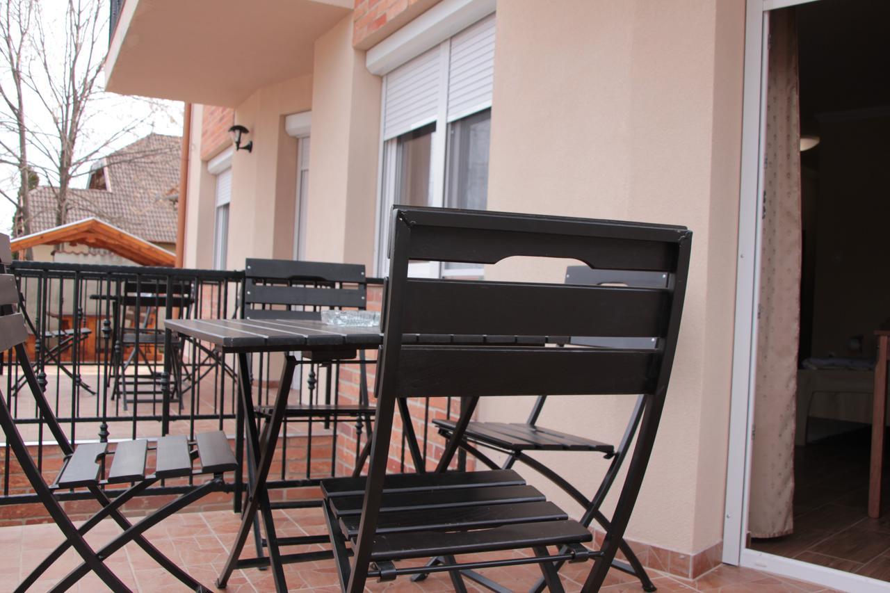 Imola és Andrea Apartmanház 2 Hajdúszoboszló Esterno foto