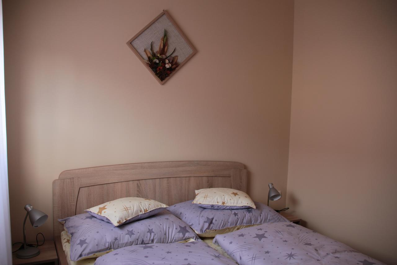 Imola és Andrea Apartmanház 2 Hajdúszoboszló Esterno foto
