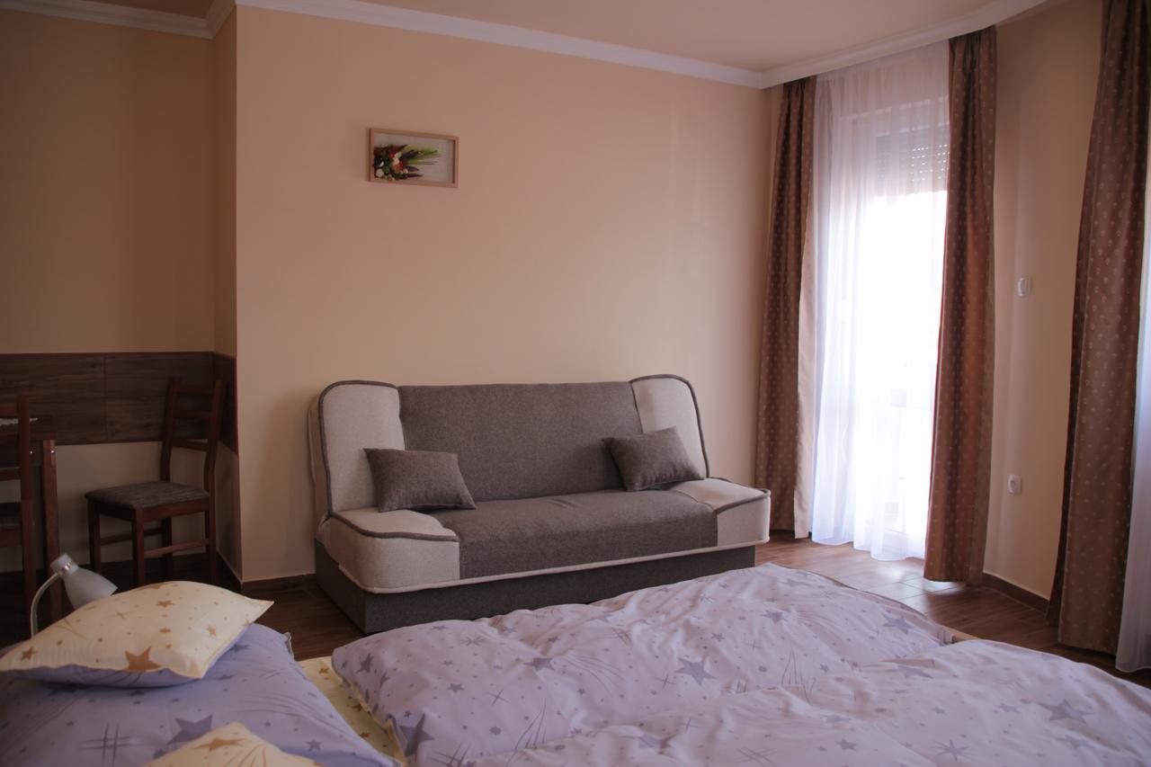 Imola és Andrea Apartmanház 2 Hajdúszoboszló Esterno foto