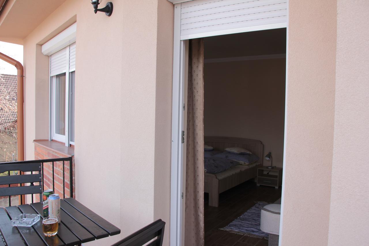 Imola és Andrea Apartmanház 2 Hajdúszoboszló Esterno foto