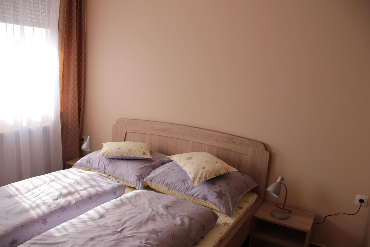 Imola és Andrea Apartmanház 2 Hajdúszoboszló Esterno foto