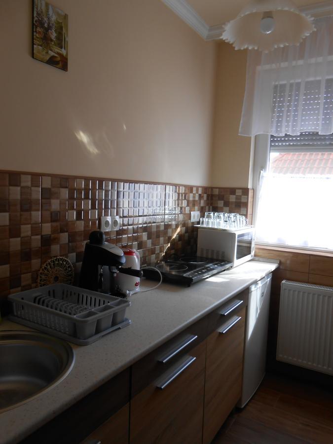 Imola és Andrea Apartmanház 2 Hajdúszoboszló Esterno foto